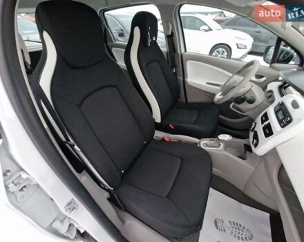 Білий Рено Зое, об'ємом двигуна 0 л та пробігом 33 тис. км за 9900 $, фото 38 на Automoto.ua