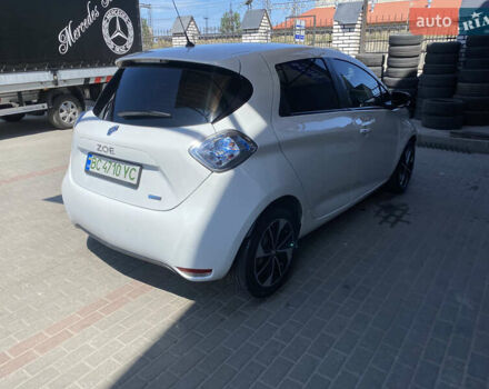 Белый Рено Зое, объемом двигателя 0 л и пробегом 103 тыс. км за 8900 $, фото 3 на Automoto.ua