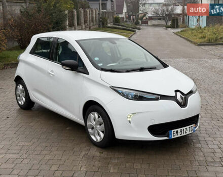 Белый Рено Зое, объемом двигателя 0 л и пробегом 106 тыс. км за 8100 $, фото 2 на Automoto.ua