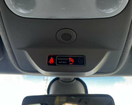 Белый Рено Зое, объемом двигателя 0 л и пробегом 146 тыс. км за 10500 $, фото 29 на Automoto.ua