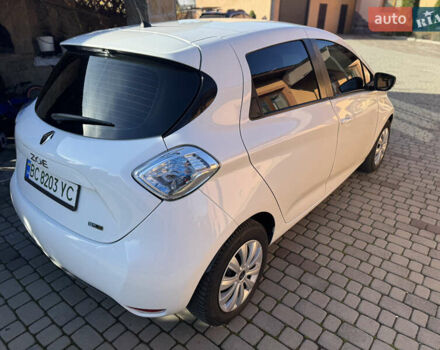 Белый Рено Зое, объемом двигателя 0 л и пробегом 99 тыс. км за 8100 $, фото 2 на Automoto.ua