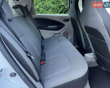 Белый Рено Зое, объемом двигателя 0 л и пробегом 155 тыс. км за 6999 $, фото 33 на Automoto.ua