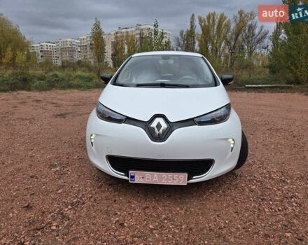 Белый Рено Зое, объемом двигателя 0 л и пробегом 137 тыс. км за 8400 $, фото 43 на Automoto.ua