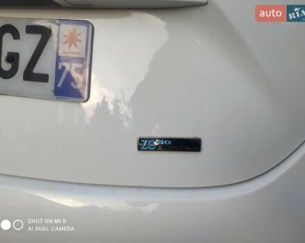 Білий Рено Зое, об'ємом двигуна 0 л та пробігом 88 тис. км за 8799 $, фото 17 на Automoto.ua