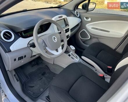 Белый Рено Зое, объемом двигателя 0 л и пробегом 110 тыс. км за 8450 $, фото 18 на Automoto.ua