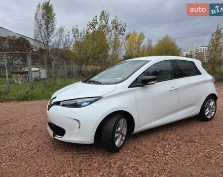 Белый Рено Зое, объемом двигателя 0 л и пробегом 137 тыс. км за 8400 $, фото 42 на Automoto.ua