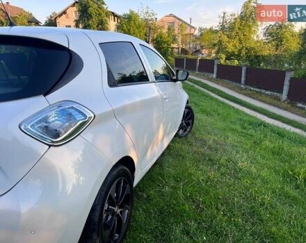 Белый Рено Зое, объемом двигателя 0 л и пробегом 124 тыс. км за 8950 $, фото 9 на Automoto.ua