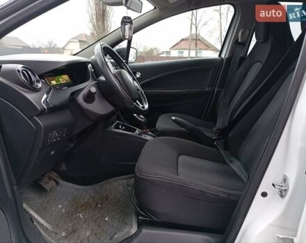 Белый Рено Зое, объемом двигателя 0 л и пробегом 138 тыс. км за 10700 $, фото 6 на Automoto.ua