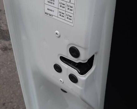 Білий Рено Зое, об'ємом двигуна 0 л та пробігом 123 тис. км за 9650 $, фото 57 на Automoto.ua