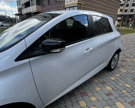 Белый Рено Зое, объемом двигателя 0 л и пробегом 146 тыс. км за 10500 $, фото 10 на Automoto.ua