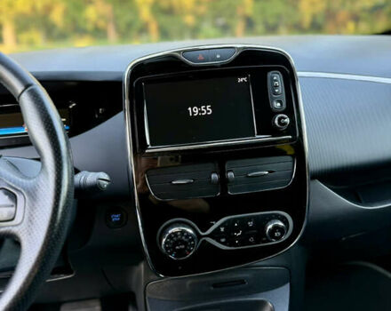 Белый Рено Зое, объемом двигателя 0 л и пробегом 121 тыс. км за 9499 $, фото 43 на Automoto.ua