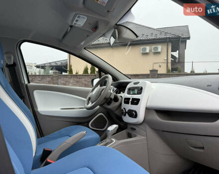 Белый Рено Зое, объемом двигателя 0 л и пробегом 106 тыс. км за 8100 $, фото 17 на Automoto.ua