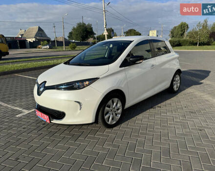 Белый Рено Зое, объемом двигателя 0 л и пробегом 78 тыс. км за 10600 $, фото 17 на Automoto.ua