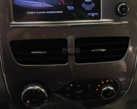 Белый Рено Зое, объемом двигателя 0 л и пробегом 107 тыс. км за 9900 $, фото 16 на Automoto.ua