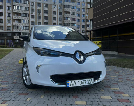 Белый Рено Зое, объемом двигателя 0 л и пробегом 146 тыс. км за 10500 $, фото 4 на Automoto.ua