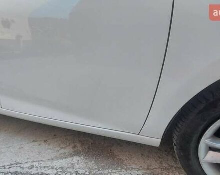 Белый Рено Зое, объемом двигателя 0 л и пробегом 117 тыс. км за 8950 $, фото 1 на Automoto.ua
