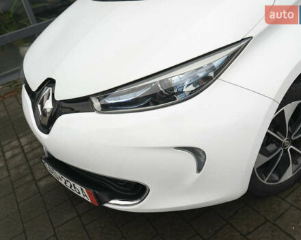 Білий Рено Зое, об'ємом двигуна 0 л та пробігом 96 тис. км за 10000 $, фото 5 на Automoto.ua