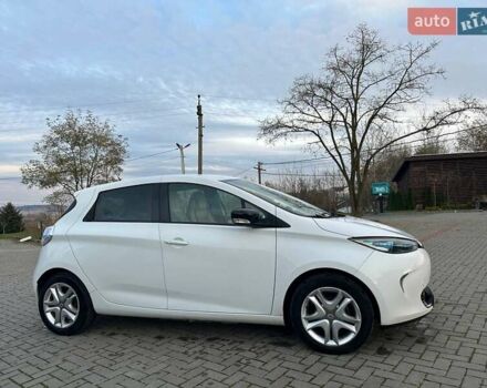 Белый Рено Зое, объемом двигателя 0 л и пробегом 75 тыс. км за 9250 $, фото 7 на Automoto.ua