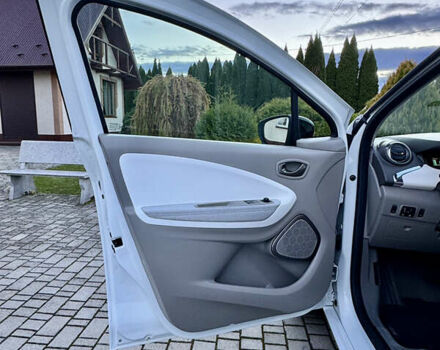 Білий Рено Зое, об'ємом двигуна 0 л та пробігом 43 тис. км за 9995 $, фото 31 на Automoto.ua