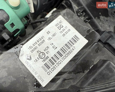 Белый Рено Зое, объемом двигателя 0 л и пробегом 106 тыс. км за 8100 $, фото 26 на Automoto.ua