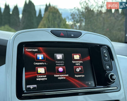 Белый Рено Зое, объемом двигателя 0 л и пробегом 43 тыс. км за 9399 $, фото 75 на Automoto.ua