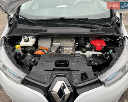 Білий Рено Зое, об'ємом двигуна 0 л та пробігом 84 тис. км за 7900 $, фото 12 на Automoto.ua