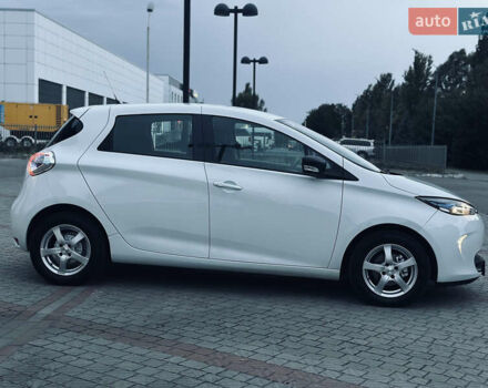 Белый Рено Зое, объемом двигателя 0 л и пробегом 108 тыс. км за 9250 $, фото 5 на Automoto.ua