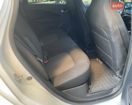 Белый Рено Зое, объемом двигателя 0 л и пробегом 103 тыс. км за 8900 $, фото 11 на Automoto.ua