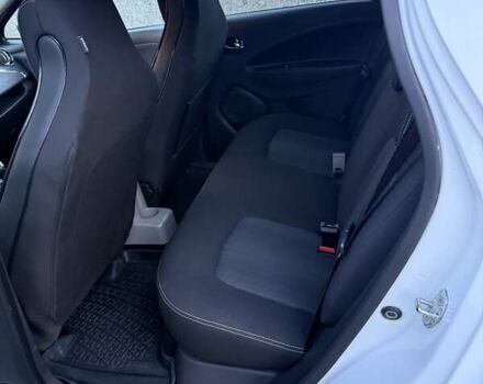 Белый Рено Зое, объемом двигателя 0 л и пробегом 132 тыс. км за 8800 $, фото 14 на Automoto.ua