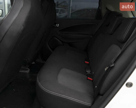 Білий Рено Зое, об'ємом двигуна 0 л та пробігом 96 тис. км за 10000 $, фото 14 на Automoto.ua