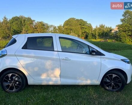 Белый Рено Зое, объемом двигателя 0 л и пробегом 124 тыс. км за 8950 $, фото 12 на Automoto.ua