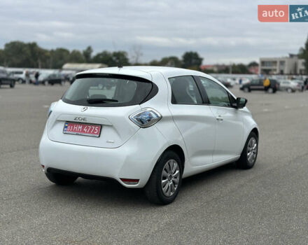 Белый Рено Зое, объемом двигателя 0 л и пробегом 74 тыс. км за 9550 $, фото 2 на Automoto.ua