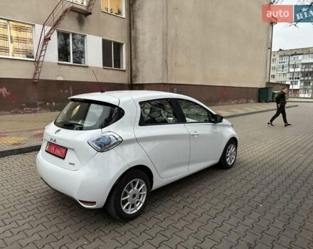 Белый Рено Зое, объемом двигателя 0 л и пробегом 95 тыс. км за 8900 $, фото 8 на Automoto.ua