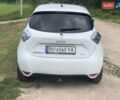 Белый Рено Зое, объемом двигателя 0 л и пробегом 80 тыс. км за 9400 $, фото 2 на Automoto.ua