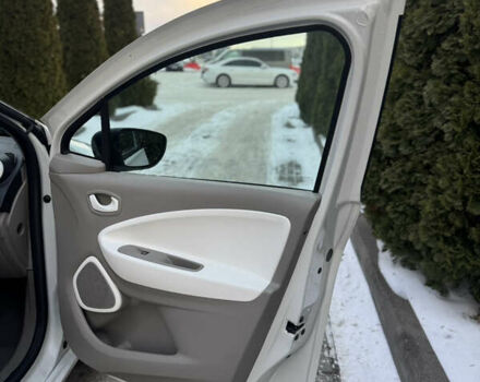 Білий Рено Зое, об'ємом двигуна 0 л та пробігом 54 тис. км за 10300 $, фото 34 на Automoto.ua