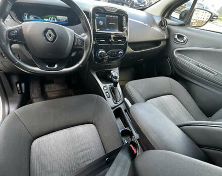 Белый Рено Зое, объемом двигателя 0 л и пробегом 146 тыс. км за 10500 $, фото 19 на Automoto.ua