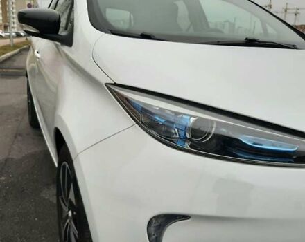 Білий Рено Зое, об'ємом двигуна 0 л та пробігом 123 тис. км за 9650 $, фото 9 на Automoto.ua