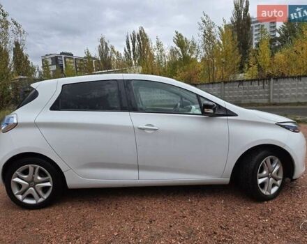 Белый Рено Зое, объемом двигателя 0 л и пробегом 137 тыс. км за 7800 $, фото 19 на Automoto.ua