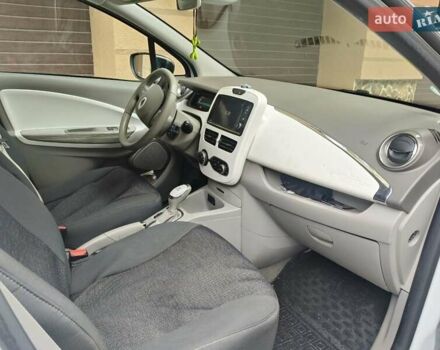 Рено Зое 2017 в Надворной на Automoto.ua Белый Рено Зое, объемом двигателя 0 л и пробегом 62 тыс. км за 9900 $, фото 12 на Automoto.ua