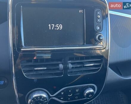 Белый Рено Зое, объемом двигателя 0 л и пробегом 118 тыс. км за 9899 $, фото 23 на Automoto.ua