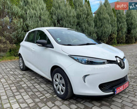 Белый Рено Зое, объемом двигателя 0 л и пробегом 97 тыс. км за 9500 $, фото 7 на Automoto.ua