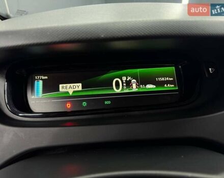 Белый Рено Зое, объемом двигателя 0 л и пробегом 115 тыс. км за 9950 $, фото 35 на Automoto.ua