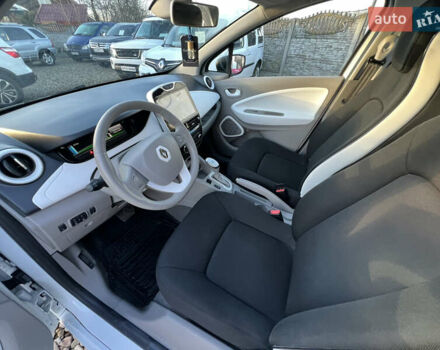 Белый Рено Зое, объемом двигателя 0 л и пробегом 94 тыс. км за 9199 $, фото 23 на Automoto.ua