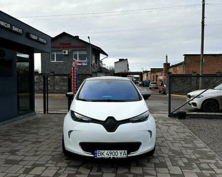 Белый Рено Зое, объемом двигателя 0 л и пробегом 100 тыс. км за 8700 $, фото 2 на Automoto.ua