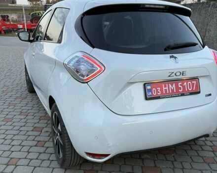 Белый Рено Зое, объемом двигателя 0 л и пробегом 132 тыс. км за 8800 $, фото 5 на Automoto.ua