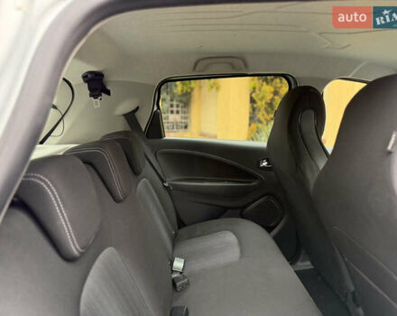 Білий Рено Зое, об'ємом двигуна 0 л та пробігом 99 тис. км за 9400 $, фото 28 на Automoto.ua