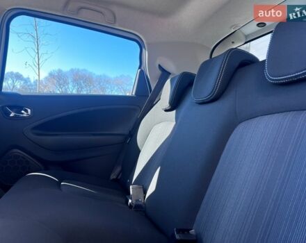 Белый Рено Зое, объемом двигателя 0 л и пробегом 108 тыс. км за 8900 $, фото 14 на Automoto.ua