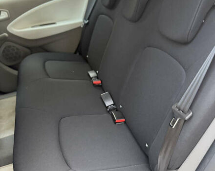 Білий Рено Зое, об'ємом двигуна 0 л та пробігом 54 тис. км за 10300 $, фото 38 на Automoto.ua