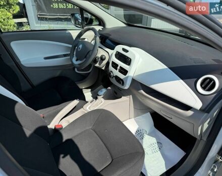 Белый Рено Зое, объемом двигателя 0 л и пробегом 179 тыс. км за 8700 $, фото 14 на Automoto.ua