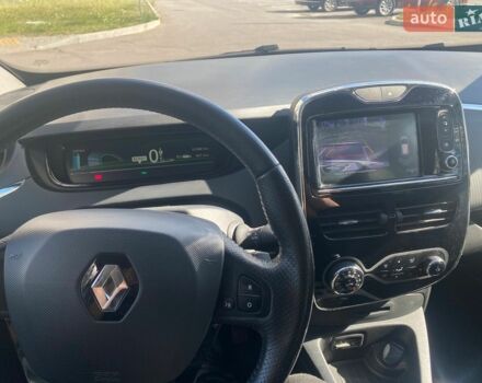 Білий Рено Зое, об'ємом двигуна 0 л та пробігом 131 тис. км за 9800 $, фото 22 на Automoto.ua